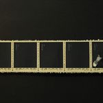 姚朋 萨达姆    3x16cm 纸板油画 2013